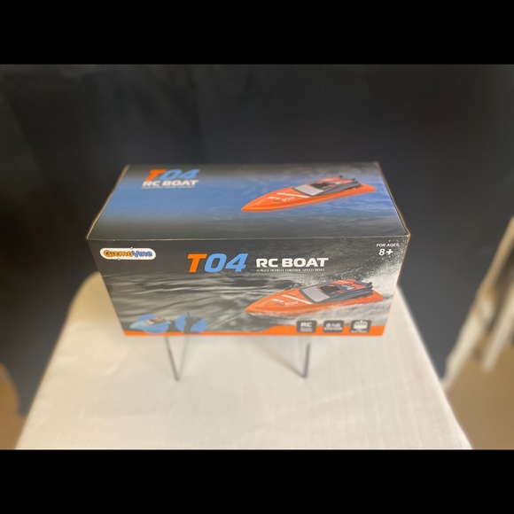 Remote Control Speedboat - Picture 11 of 14